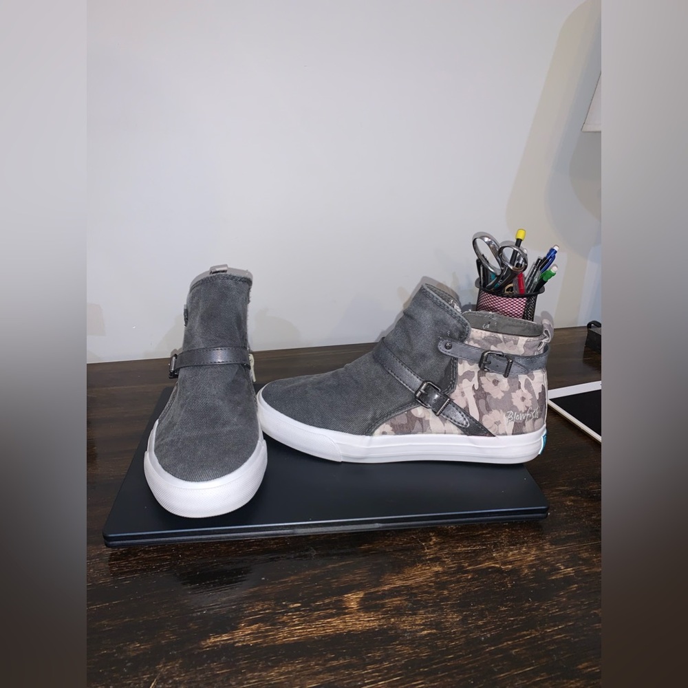 Women’s blowfish Malibu shoes. Size 7. Brand new never worn.